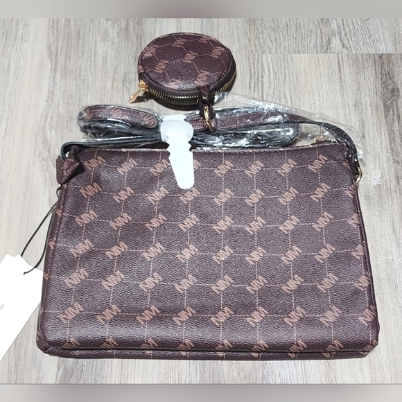 Nicole Miller Crossbody Bag with a Matching Earbud Pouch - New With Tags - Picture 3 of 6